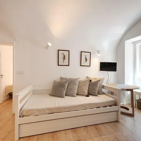 Hideaway With Easy Access To Center Апартаменты Лиссабон
