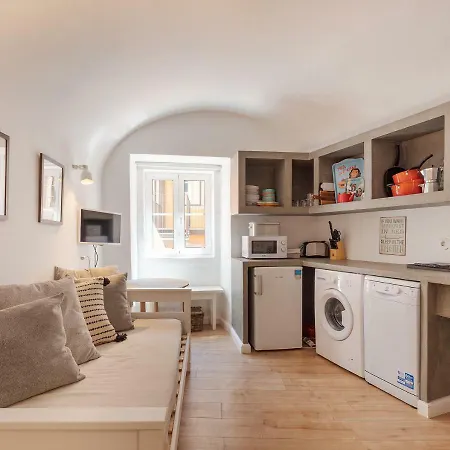 Hideaway I - Peaceful Urban Escape Apartment