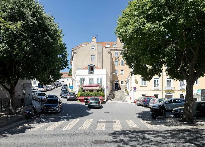 Hideaway I - Peaceful Urban Escape شقة