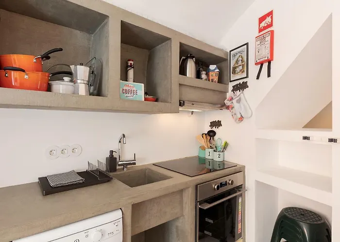 Hideaway I - Peaceful Urban Escape